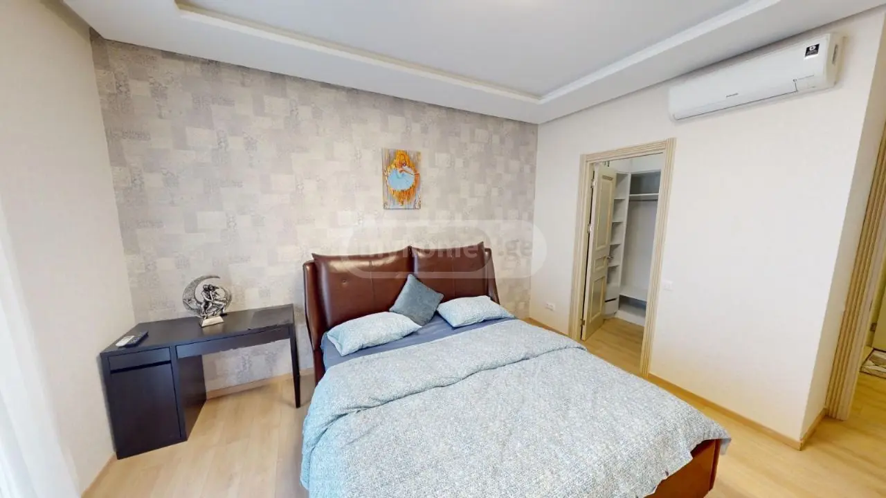 იყიდება 3 ოთახიანი ბინა