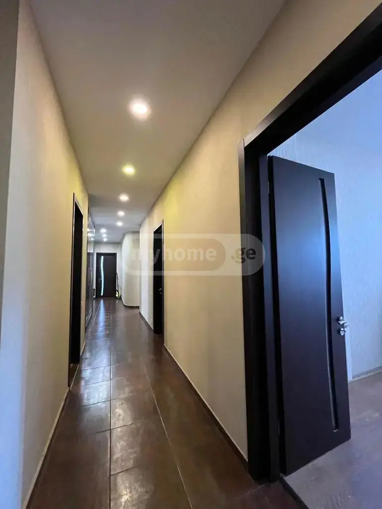 ქირავდება 6 ოთახიანი ბინა