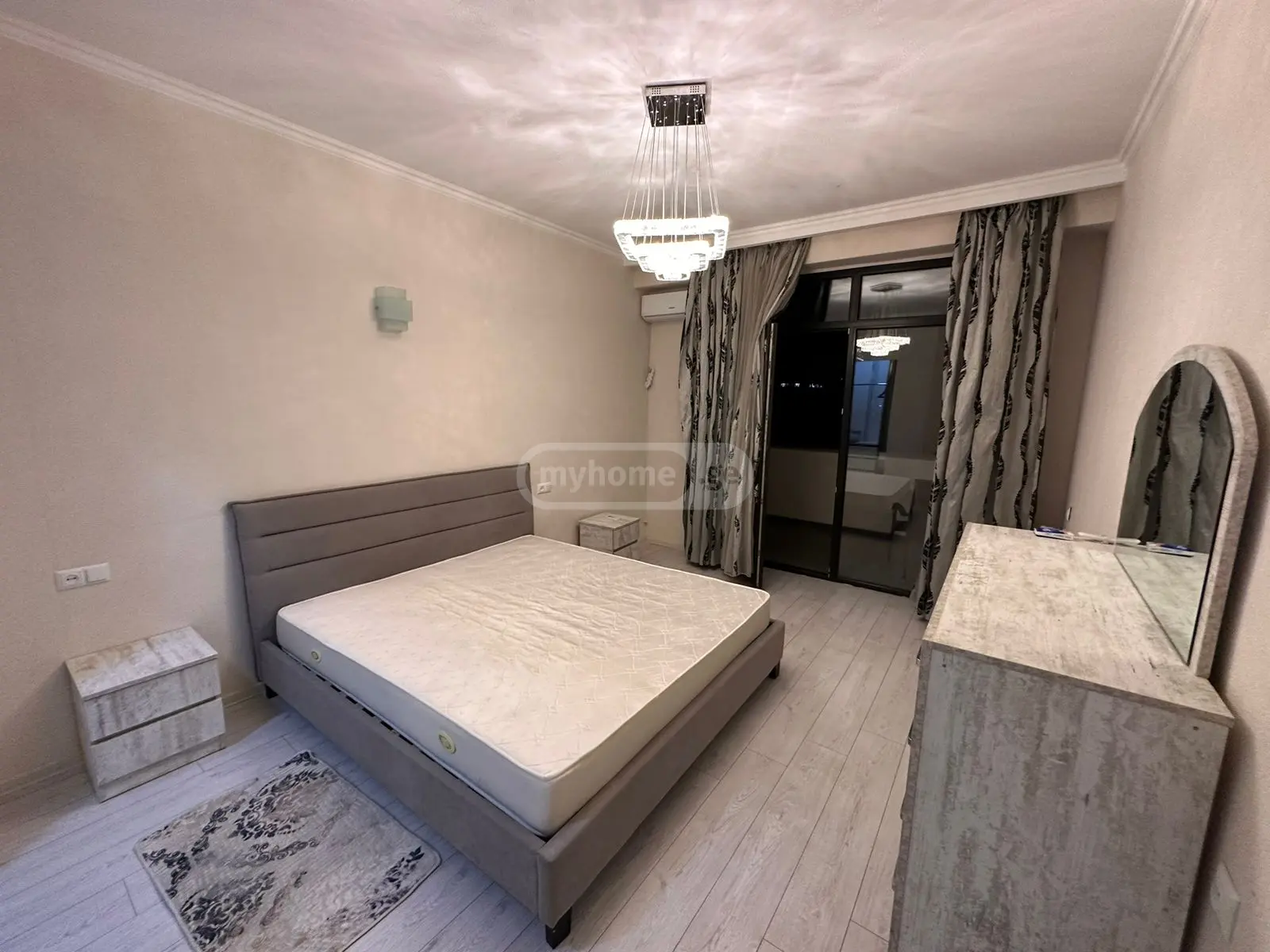 ქირავდება 5 ოთახიანი ბინა