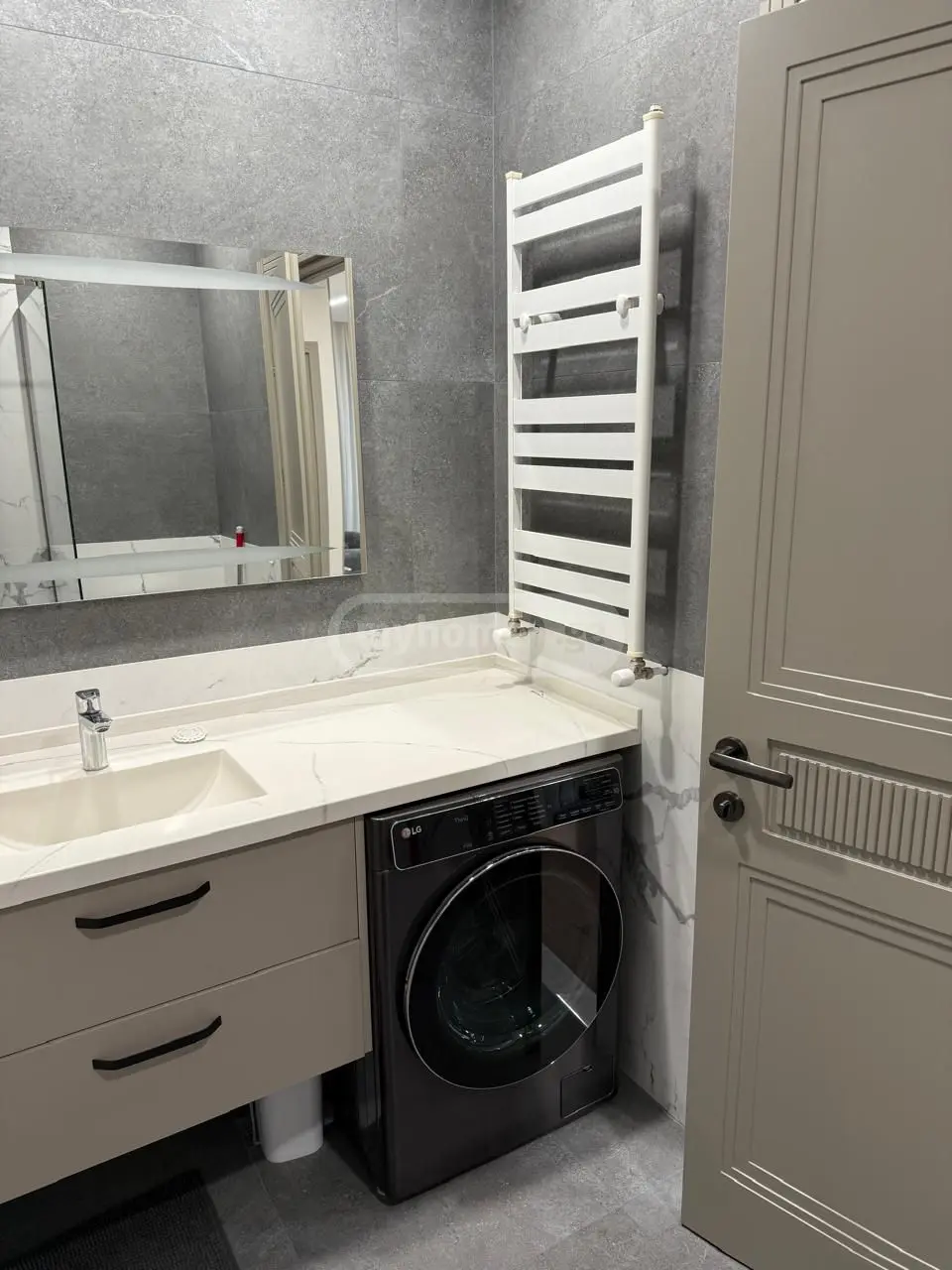 ქირავდება 2 ოთახიანი ბინა