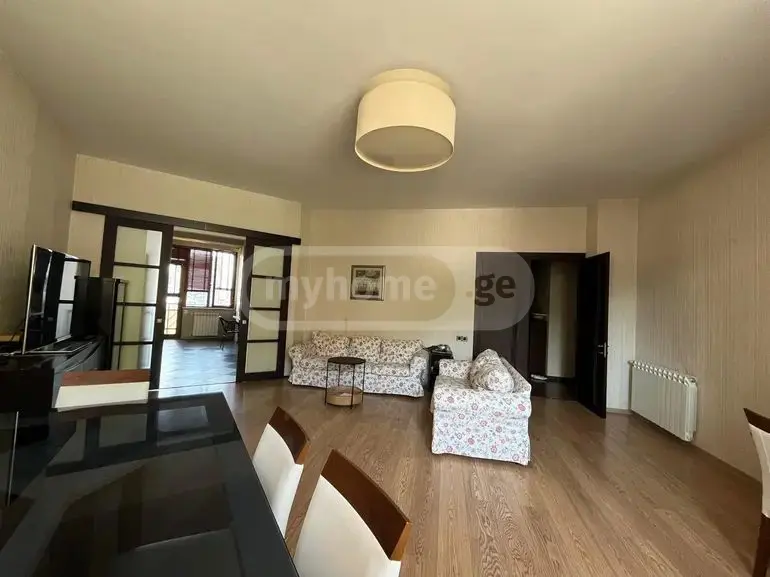 ქირავდება 6 ოთახიანი ბინა