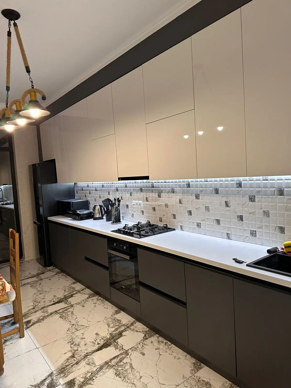 ქირავდება 5 ოთახიანი ბინა